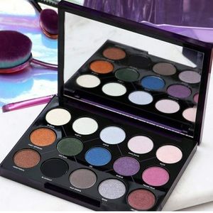 NWT Urban Decay Distortion Palette